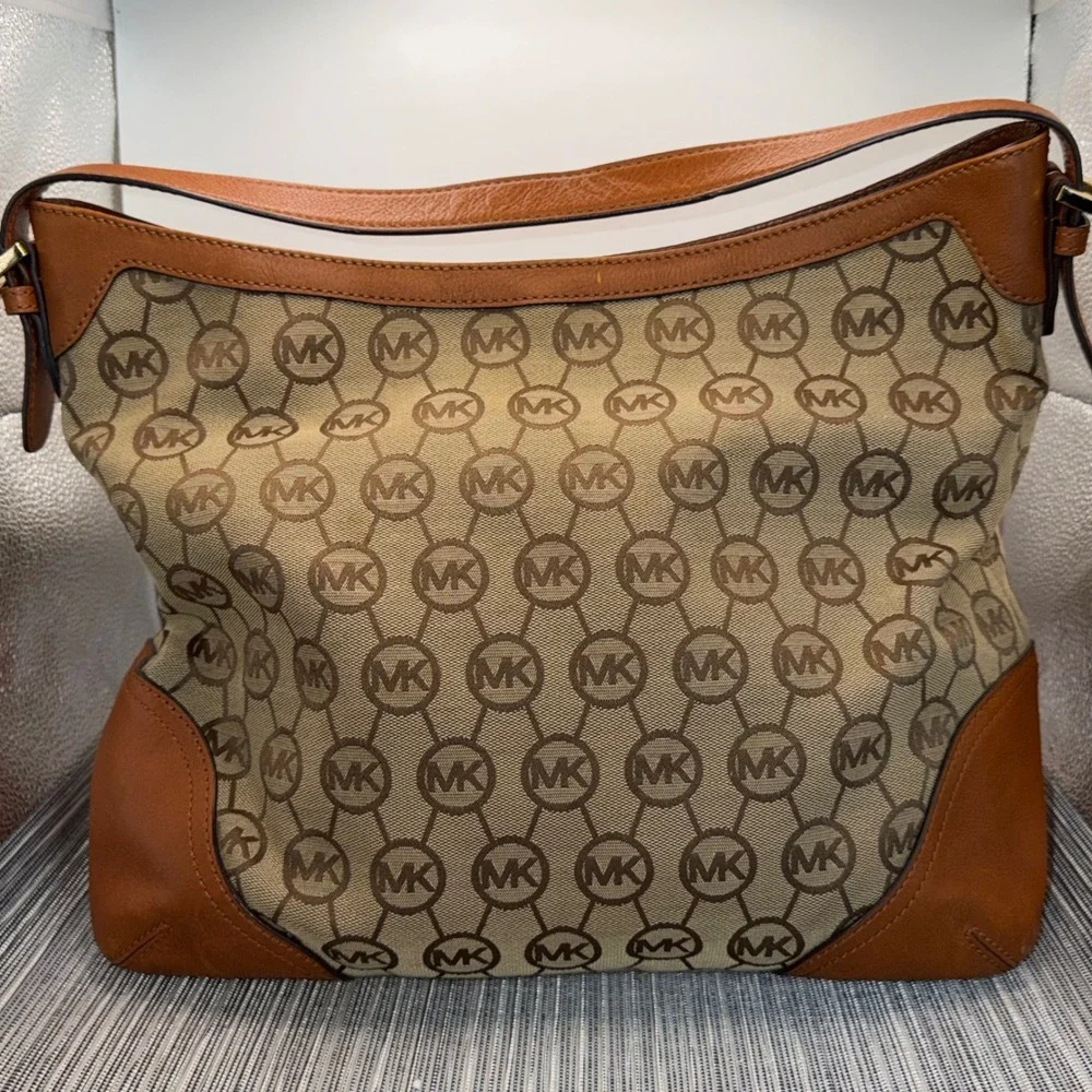 Michael Kors Millbrook Hobo Bag Monogram Canvas Tan Leather Shoulder Bag Large